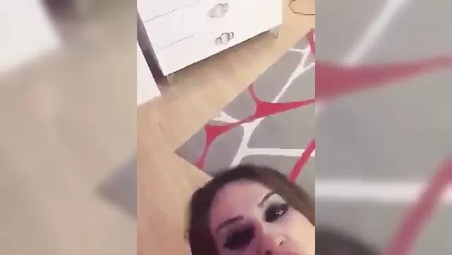 زوجة تركية تمص زب جوزها بحرارة قبل الشغل