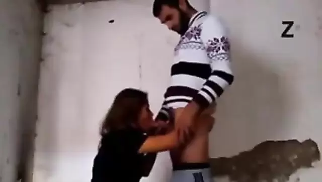 دوست دختر خیانت کار یه ساک حسابی می زنه و بعدش هم از پشت حسابی ترتیبشو می دن.