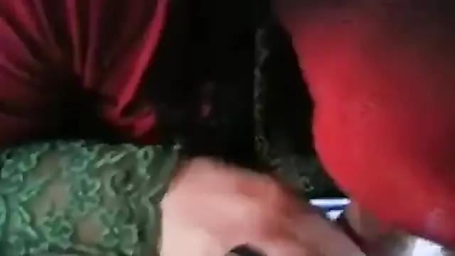 یه زن ترک شوهرشو با یه ساک عمیق حسابی می بره.